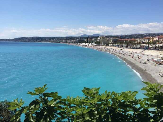 where to stay in nice with family