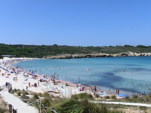where to stay in Menorca with family