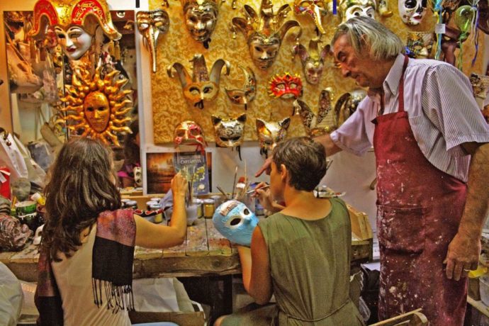Make your own mask is among our things to do in venice with kids