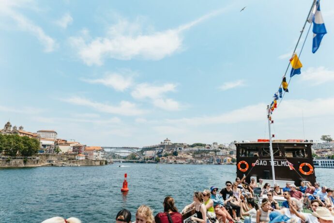 a river cruise in Porto perfect for kids