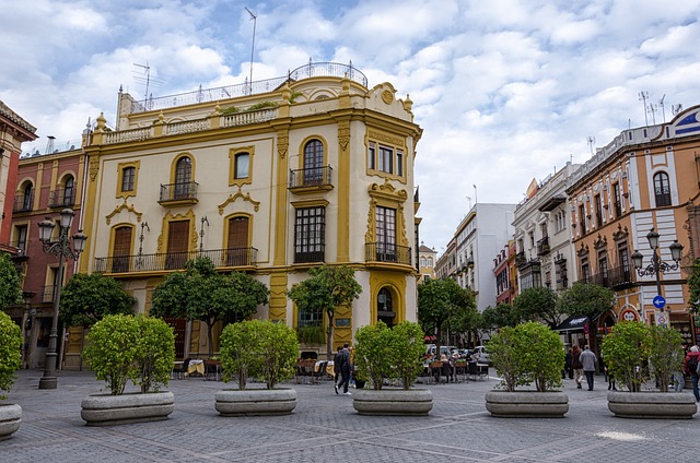 best places to stay in Seville with kids