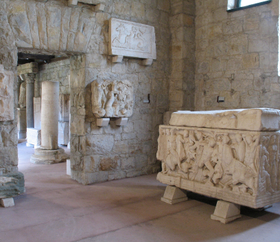 a museum with Roman artefacts in Split to do with family